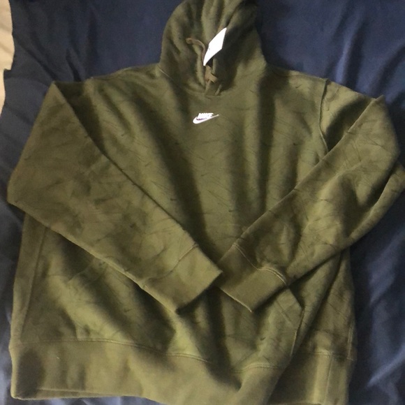Men dark green and black Nike sweater